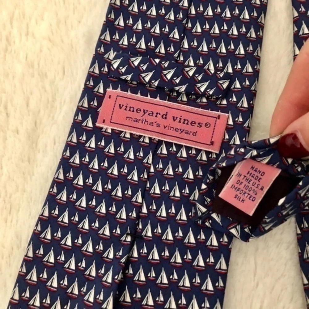 VINEYARD VINES Martha’s Vineyard Nautical Boat Sea Sail Tie‎ 100% Silk